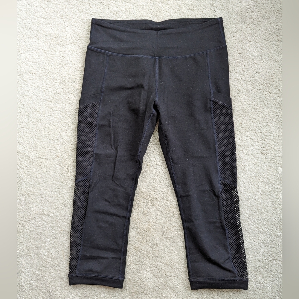 Cropped Leggings with Mesh Detail